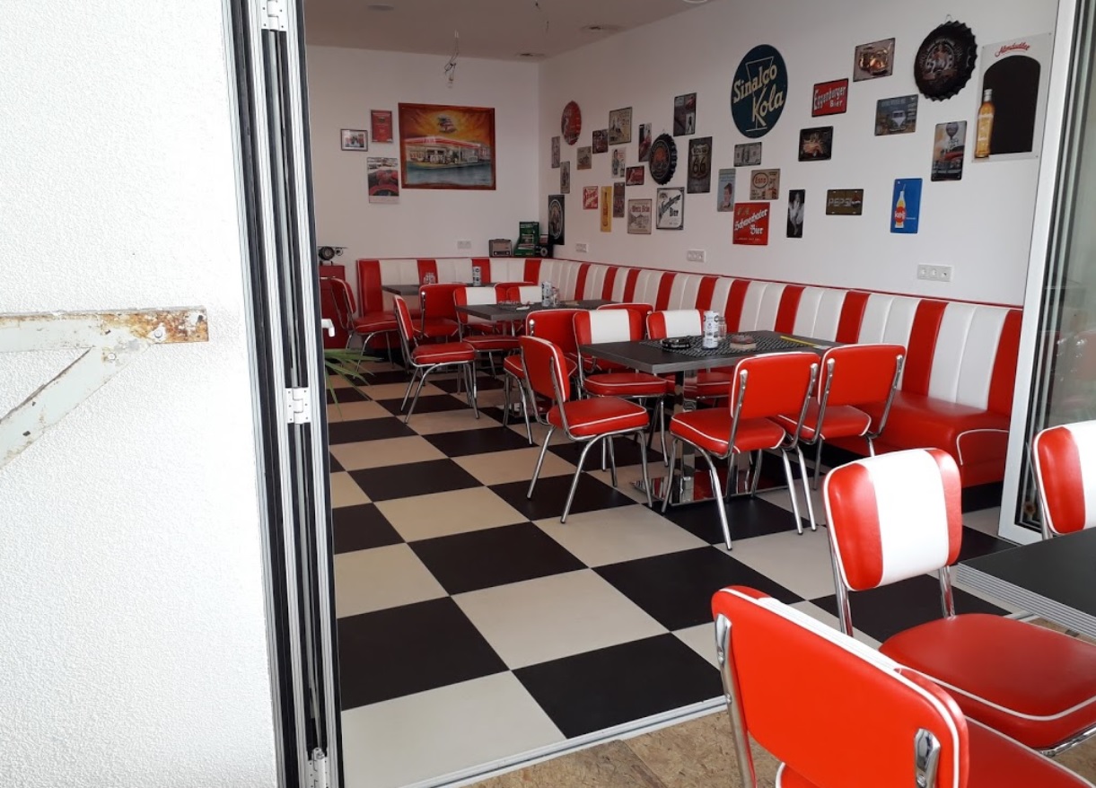 Thayarunde-Avia Retro Cafe
