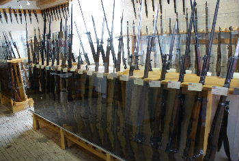 Thayarunde-Größtes privates Museum für Waffen und Rüstungskunde
